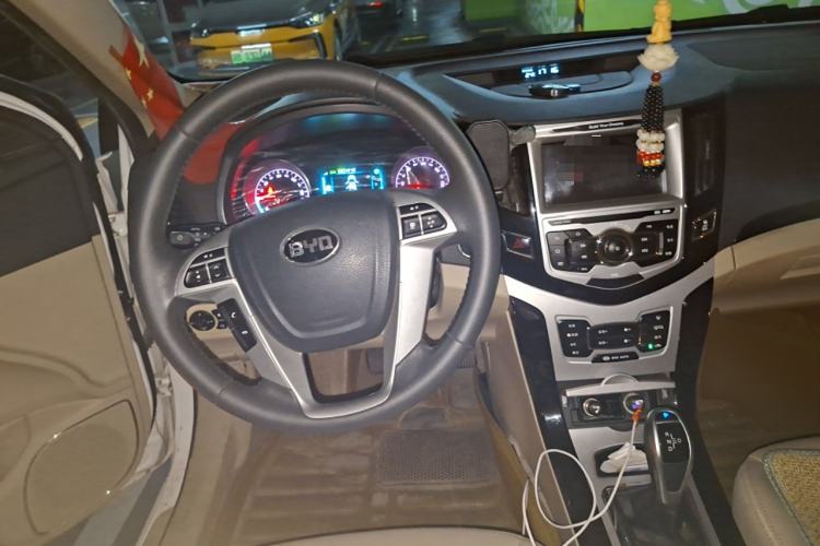 Used BYD e5 2016 300 Prestige Edition
