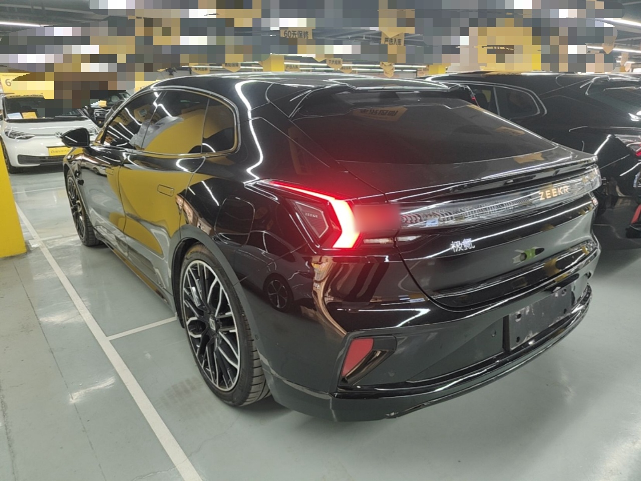 Zeekr 001 2025 YOU Edition 100 kWh All-Wheel Drive — снимка 4