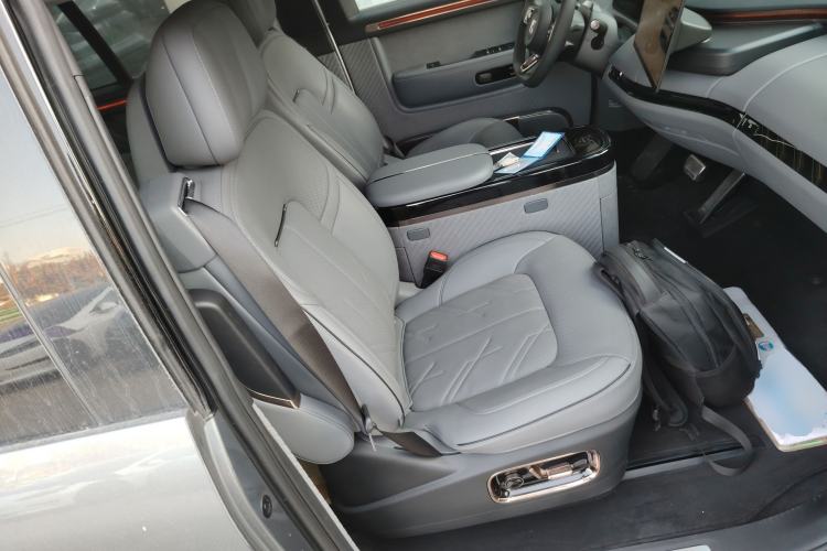 Used Zeekr MIX 2025 Long-Range Intelligent Driving Edition Right Front Seat