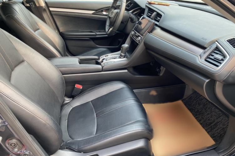 Used Honda Civic 2016 220TURBO CVT Luxury Edition
