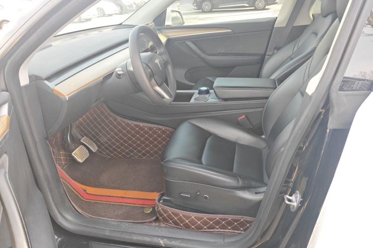 Used Tesla Model Y 2022 Rear-Wheel-Drive Version
