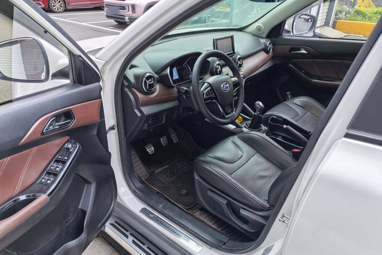 Used BAIC Changhe Q35 2016 1.5L Manual Smart Edition