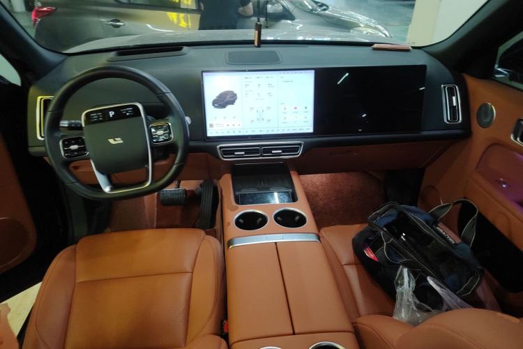 Used Li Auto L8 2024 Pro Model Center Console