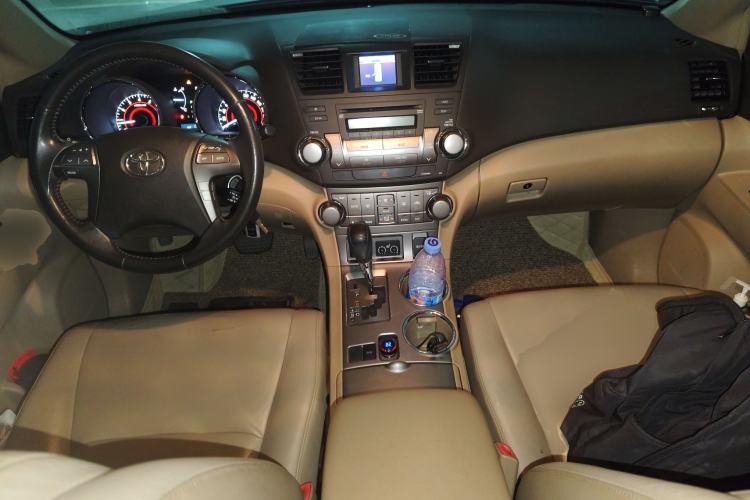 Used Toyota Highlander 2009 2.7L Two-Wheel Drive 7-Seater Luxury Edition
