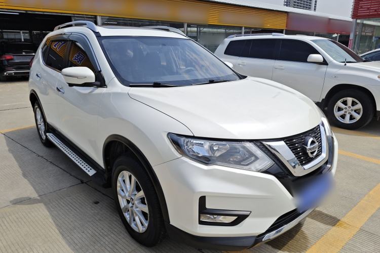 Used Nissan X-Trail 2017 2.0L CVT Comfort Edition 2WD Front Right 45 Deg