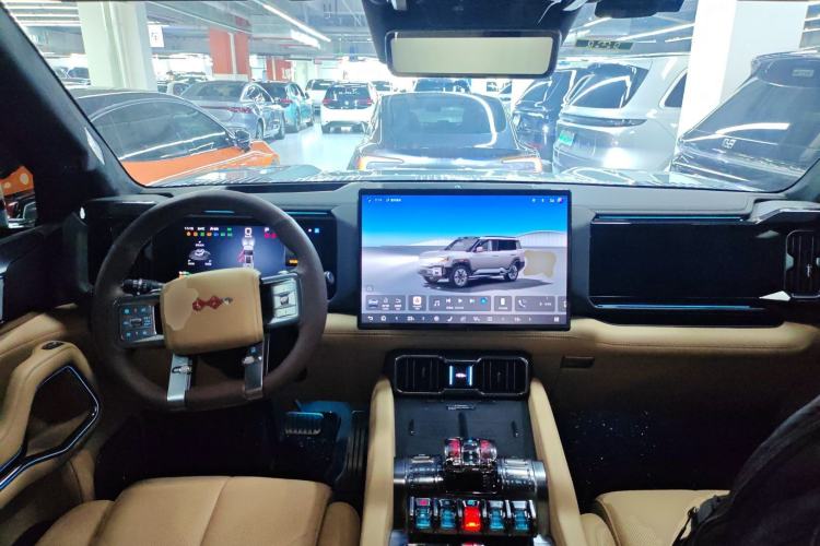 Used Formula Leopard 8 2025 Smart & Brave Flagship Edition 7 Seats Center Console