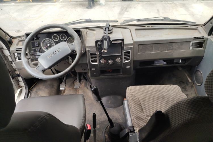 Used Iveco Daily 2012 2.5T-A35 Logistics Version 1 Mid-Roof
