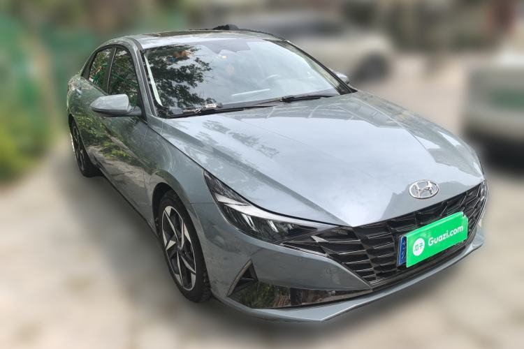 Used Hyundai Elantra 2021 1.5L CVT LUX Prestige Edition Front Right 45 Deg