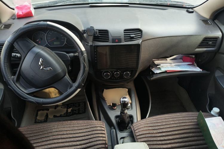 Used Wuling Hongguang 2015 1.5L S1 Standard China V-Emission Standards