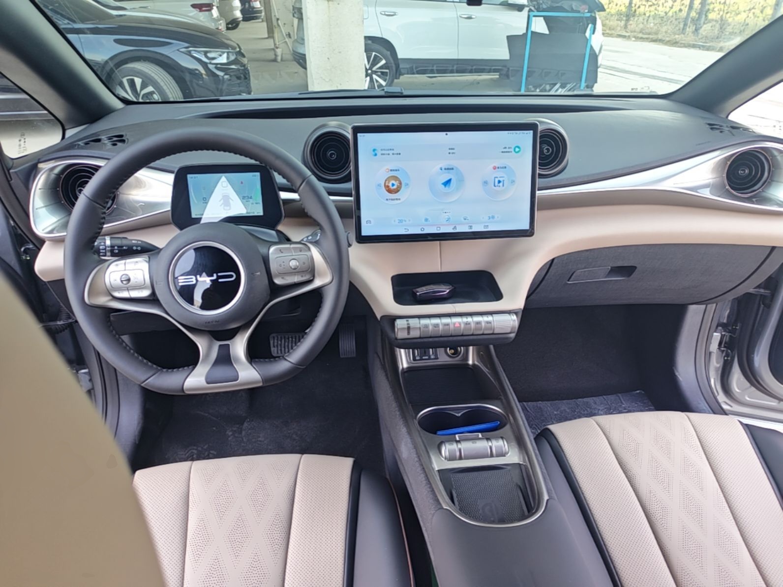 BYD Dolphin 2023 420 km Fashion Edition — снимка 12