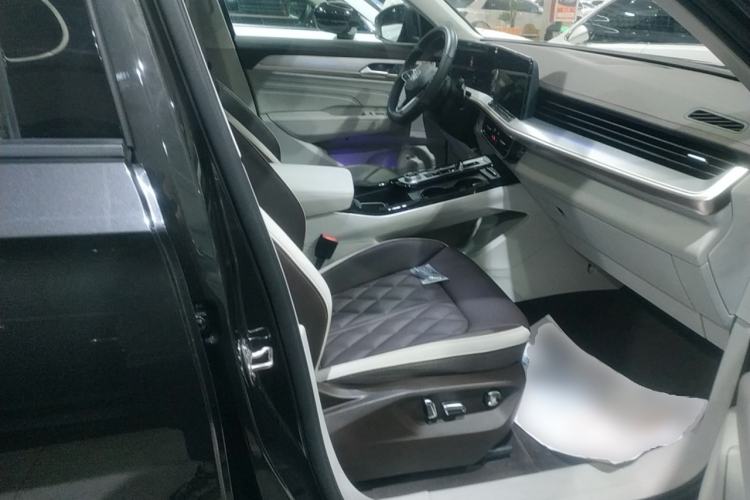 Used Volkswagen Tavendor 2023 380TSI Four-Wheel Drive R-Line Cruise Edition Right Front Seat