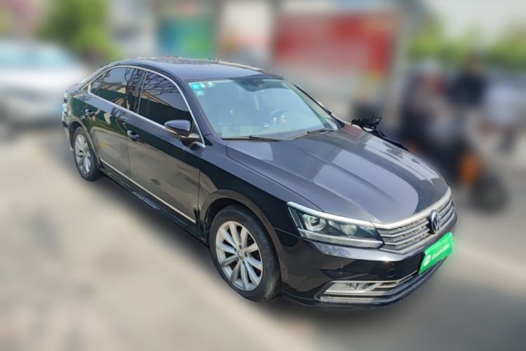 Used Volkswagen Passat 2017 330TSI DSG Luxury Edition Front Right 45 Deg