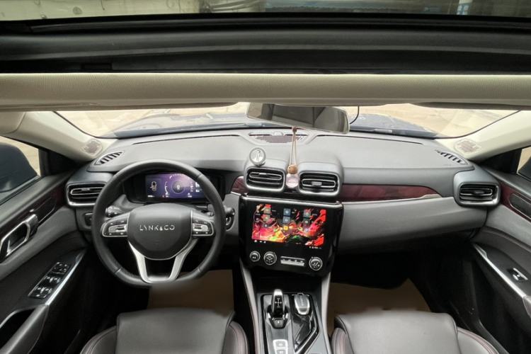 Used Lynk & Co 02 2021 1.5TD DCT Two-Wheel Drive Power Plus Interior 6