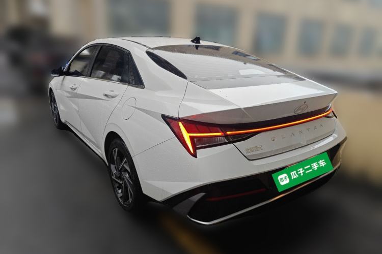 Used Hyundai Elantra 2023 1.5L CVT LUX Prestige Edition Rear Left 45 Deg