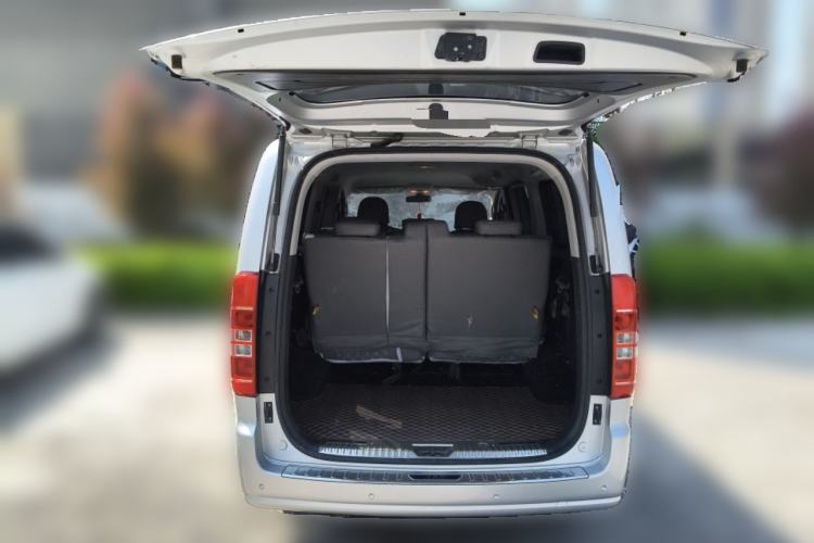 Used JAC Refine M3 2022 PLUS 1.8L 7-seater Standard Model Trunk