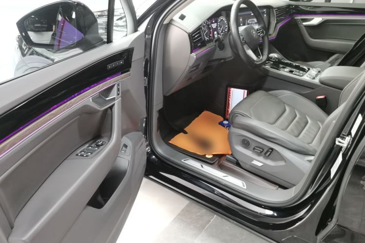 Used Volkswagen Touareg 2022 3.0 TSI Luxury Edition Black Diamond Sport Package