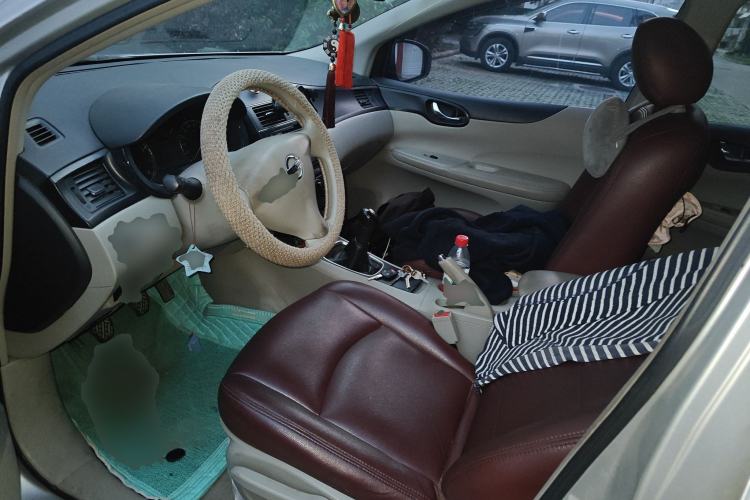 Used Nissan Tiida 2011 1.6L Manual Comfort Edition