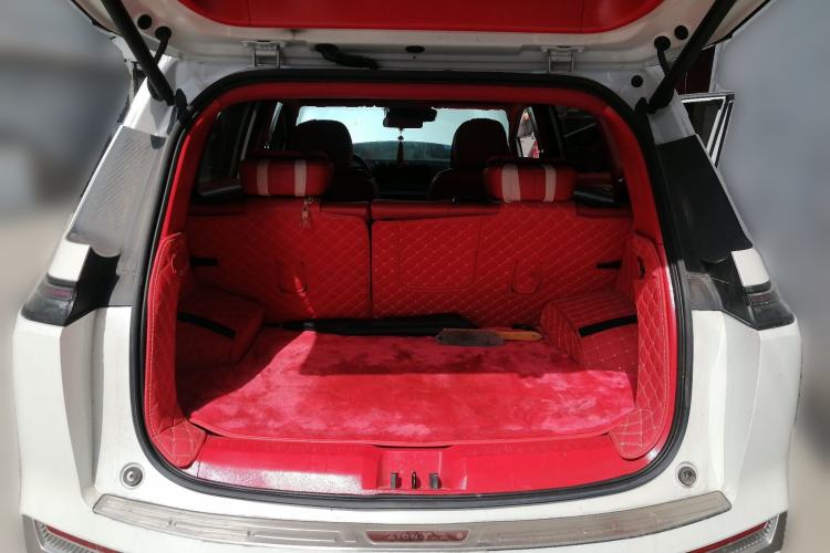 Used AION Y 2023 Younger Trunk