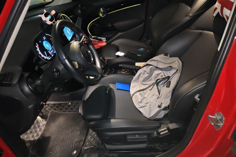 Used MINI MINI 2022 Updated 1.5T COOPER Classic Edition Five-Door Version
