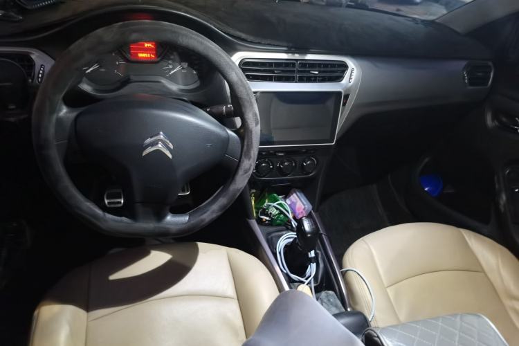 Used Citroen Elysee 2015 Zhishang Edition 1.6L Manual Fashion Model