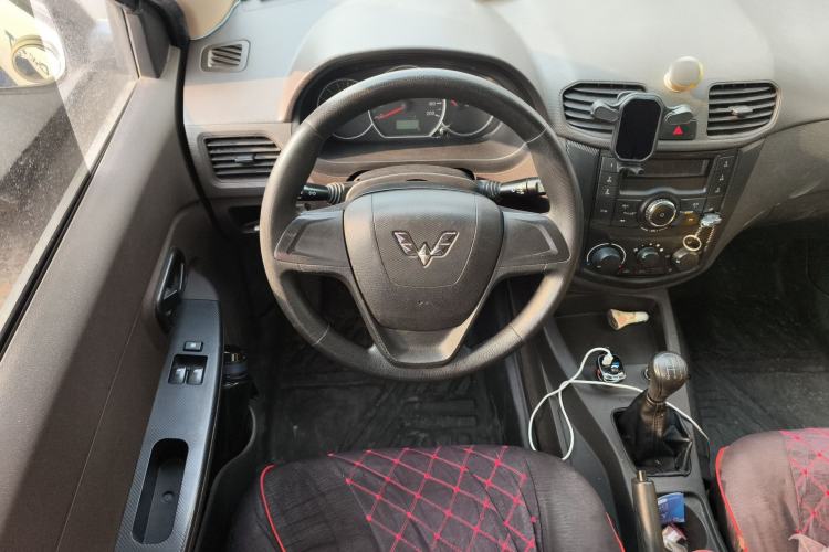 Used Wuling Hongguang 2015 1.5L S Basic Version China V Standard