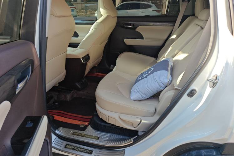 Used Toyota Highlander 2022 Dual-Engine 2.5L Four-Wheel Drive Supreme Edition 7-Seater Left Rear Seat