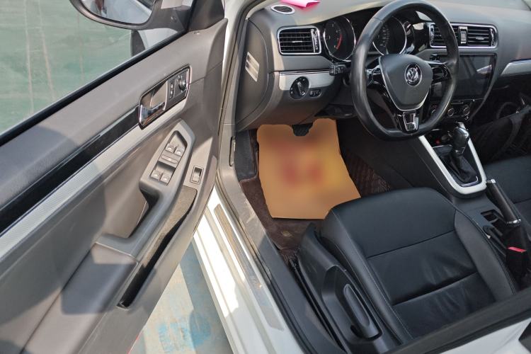 Used Volkswagen Sagitar 2015 1.6L Automatic Comfort Model