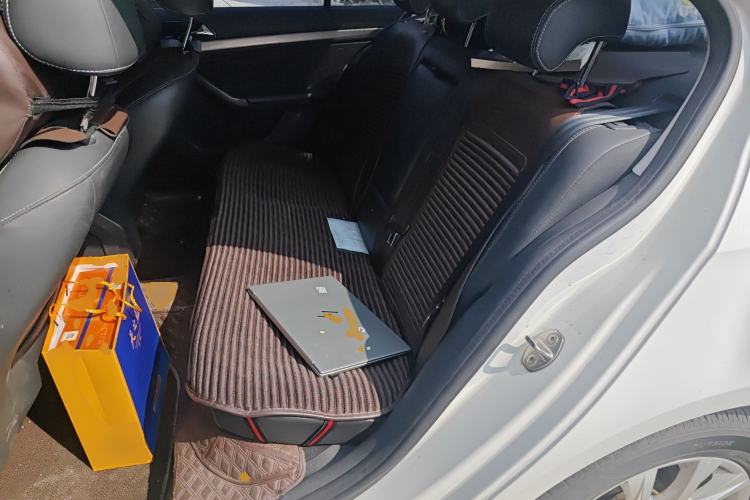 Used Volkswagen Lavida 2017 1.6L Automatic Comfort Edition
