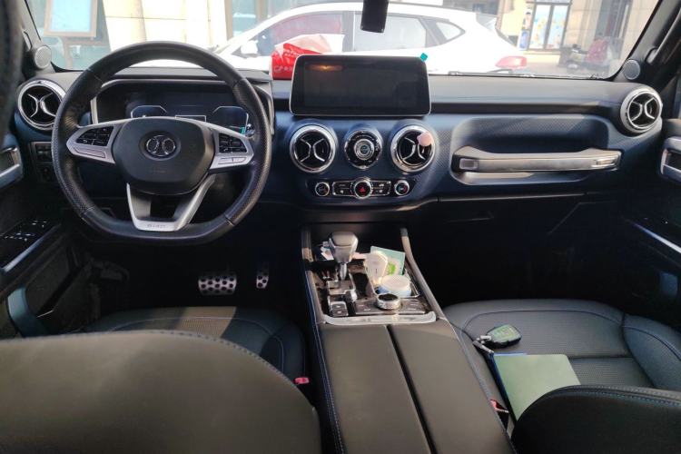 Used BAIC Off-Road BJ40 2019 2.3T Automatic Four-Wheel Drive Urban Hunter Edition Premium Model China VI Emission Standard
