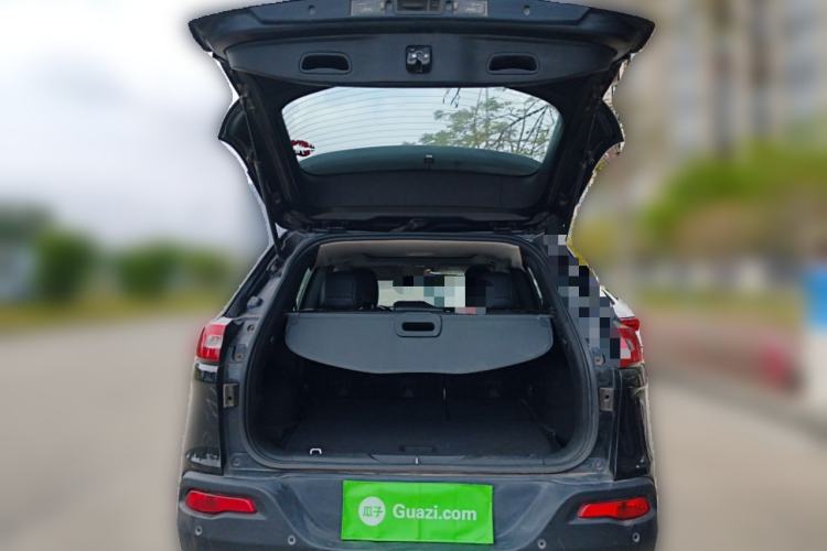 Used Jeep Cherokee 2017 2.4L Leading Smart Edition
