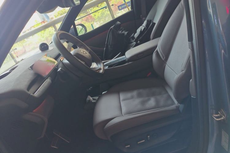 Used Nio ES7 2022 75 kWh Left Front Seat