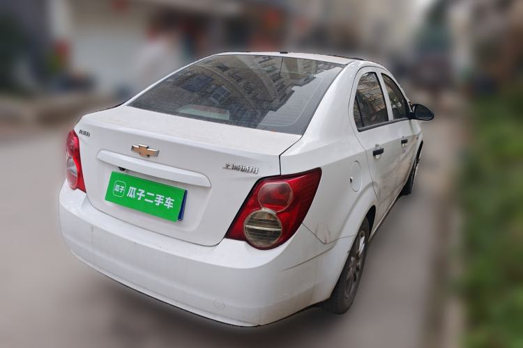 Used Chevrolet Aveo Sonic 2011 Sedan 1.4L MT SL
