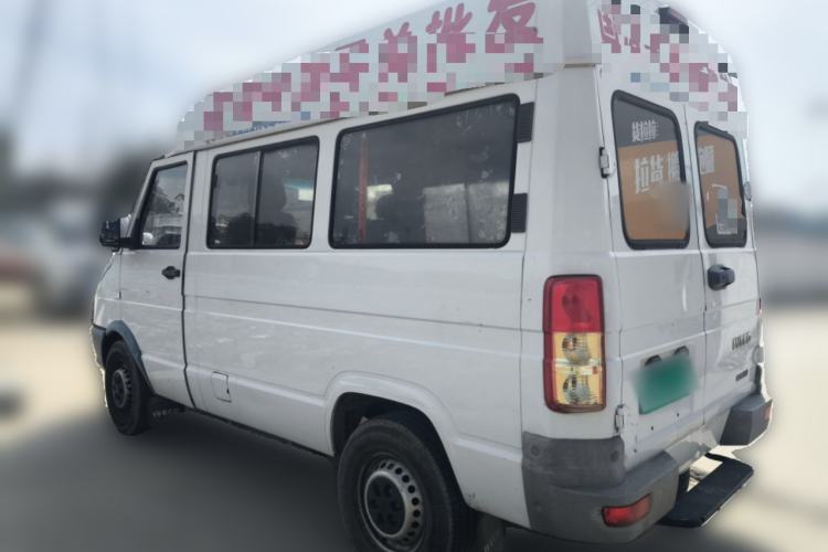 Used Iveco Daily 2017 2.5T A35 Passenger Van 5-7 Seats Model 47Z5
