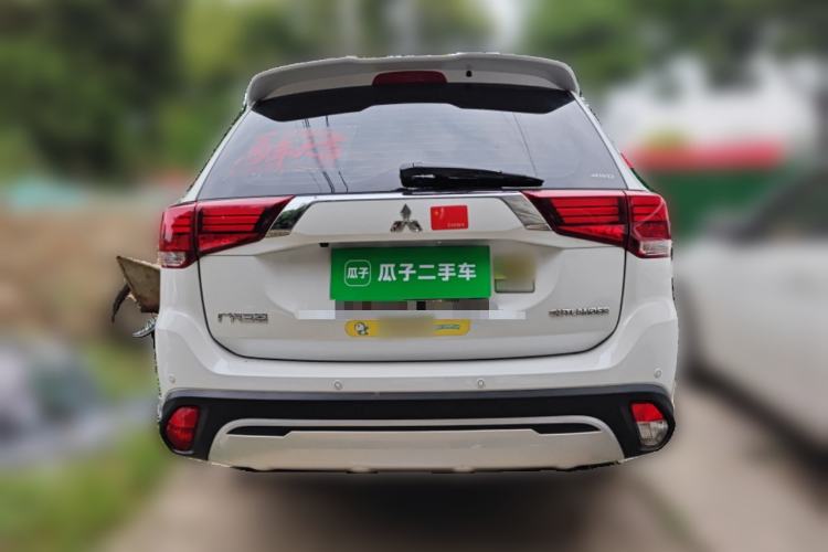 Used Mitsubishi Outlander 2019 2.4L 4x4 Zhi Xiang Edition 7 Seats China VI Standard Rear