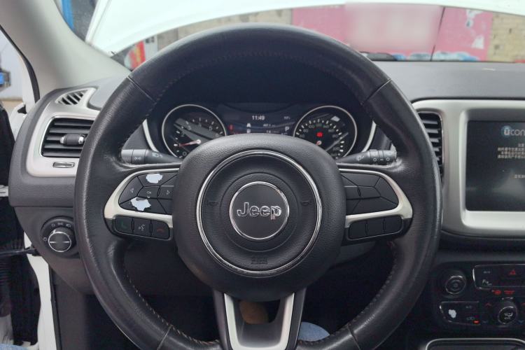 Used Jeep Compass 2017 200T Automatic Family Edition
