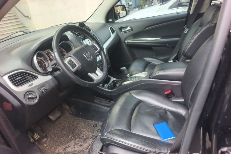 Used Dodge Journey 2013 2.4L Two-Wheel Drive Luxury Version