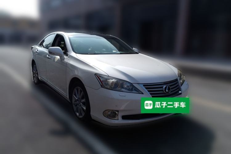 Used Lexus ES 2010 240 Luxury Edition Front Right 45 Deg