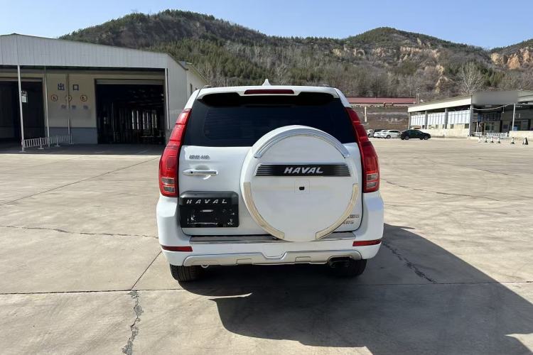 Used Haval H9 2015 2.0T Four-Wheel Drive Luxury 7-Seater Exterior 4