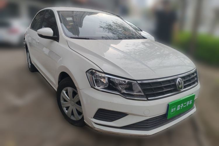 Used Volkswagen Jetta 2017 1.4L Manual Fashion Edition Front Right 45 Deg