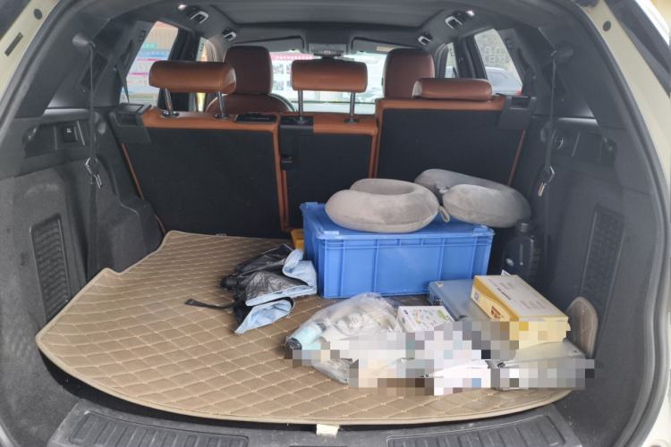 Used Land Rover Discovery Sport 2016 2.0T HSE LUXURY Trunk