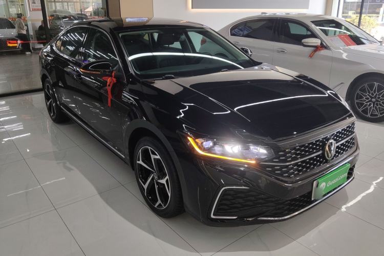 Used Volkswagen Passat 2023 Revised 330TSI Starry Elite Edition Front Right 45 Deg