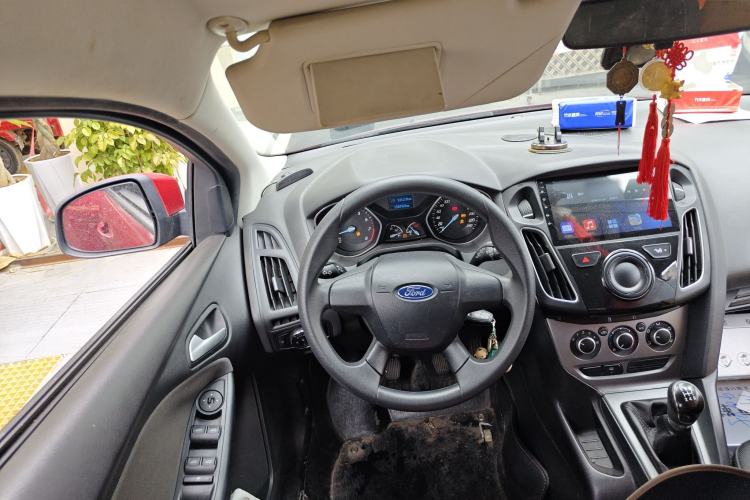 Used Ford Focus 2012 Hatchback 1.6L Manual Comfort Model
