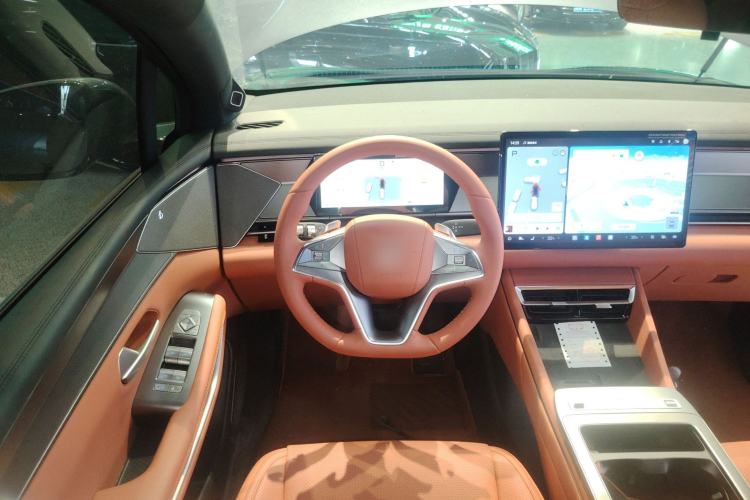 Used BYD Tang L 2025 EV with 670 km Range LiDAR and Premium Features Steering Wheel