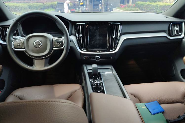 Used Volvo S60 2025 B4 Zhiyi Luxury Edition
