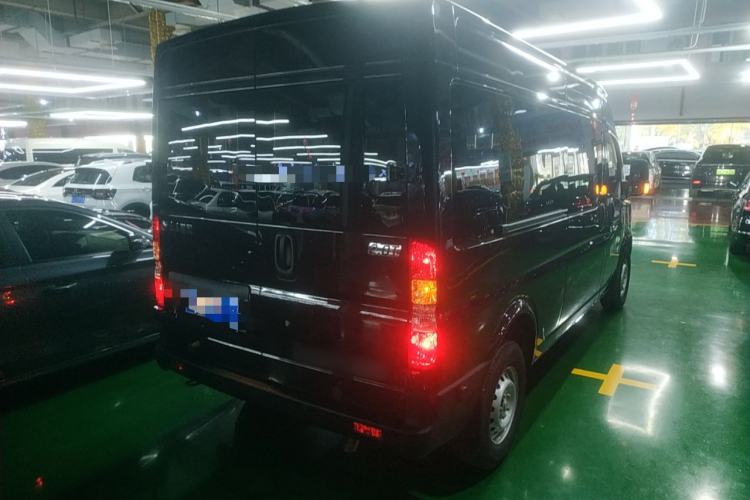 Used Dongfeng Yufeng Yufeng 2023 V9+ 2.0T Automatic Front-Drive Multi-Function Mid-Roof 7/8/9-Seater