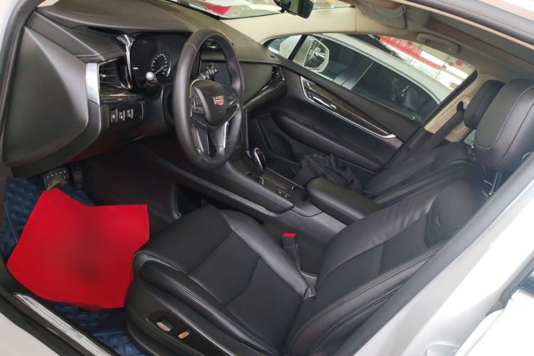 Used Cadillac XT5 2018 25T Luxury Model
