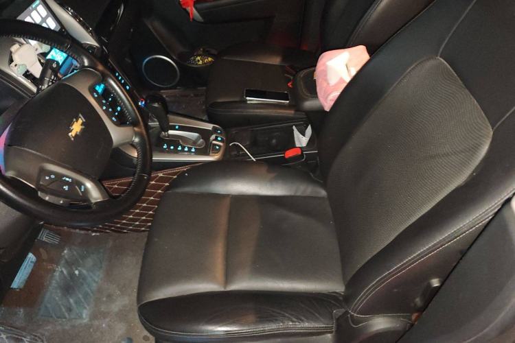 Used Chevrolet Captiva 2015 2.4L 4x4 Flagship Edition 7-Seater
