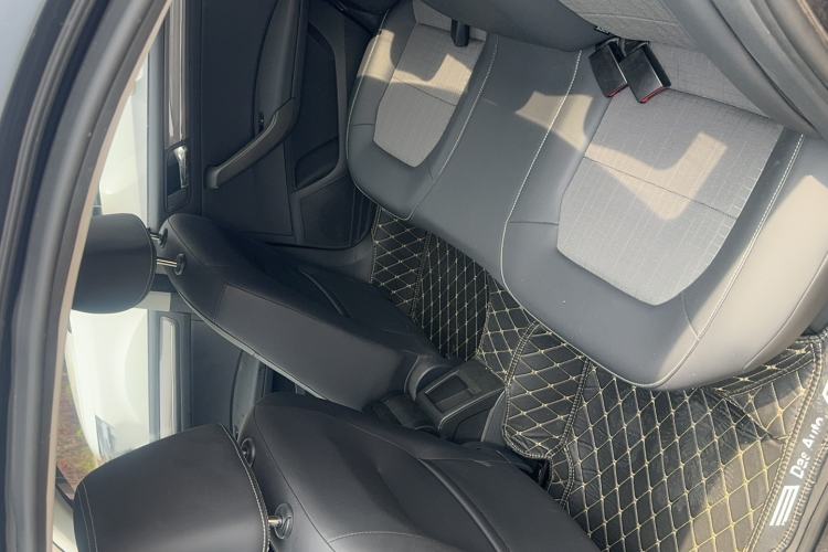 Used Volkswagen Santana 2016 1.6L Manual Comfort Edition Interior 2