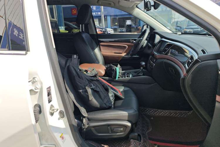 Used GAC Trumpchi GS8 2017 320T Two-Wheel Drive Luxury Smart Connectivity Version (7 Seats)