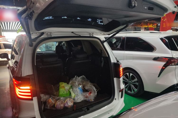 Used Honda Elysion 2016 2.4L Supreme Edition Trunk